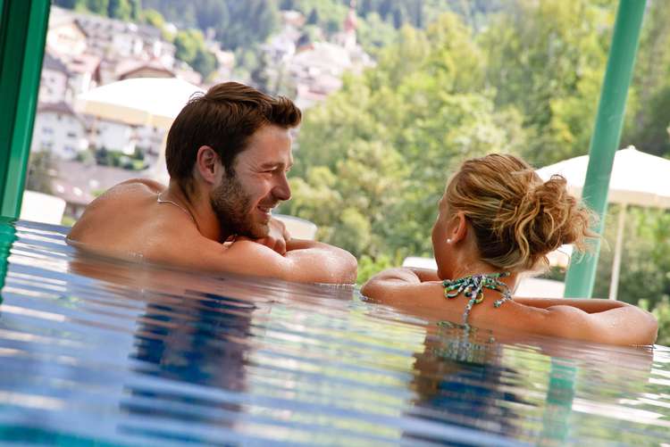 Piscina coperta panoramica